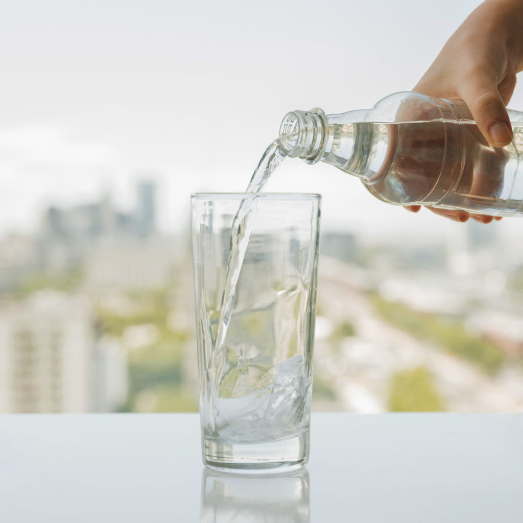 Beber bastante água faz parte do tratamento da anemia perniciosa